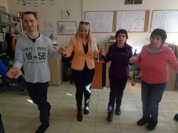 Дискотека с приятелиJG_UPLOAD_IMAGENAME_SEPARATOR2