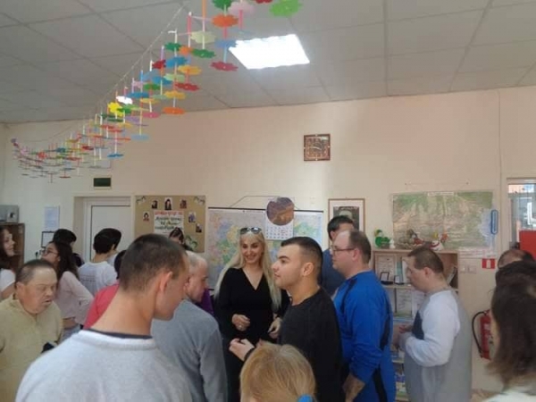 Дискотека с приятелиJG_UPLOAD_IMAGENAME_SEPARATOR4